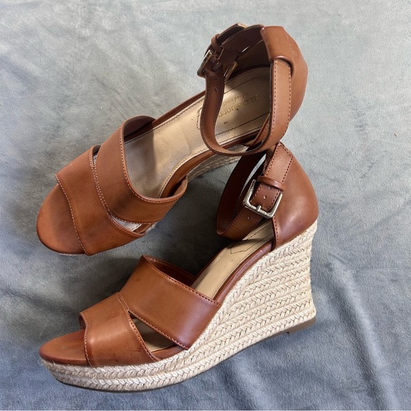 Liz Claiborne Brown Wedge Majorca Sandals Women's size 8 - Picture 1 of 7